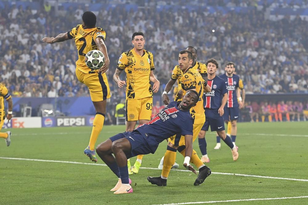 篮球火箭球迷投票支持球队重建计划