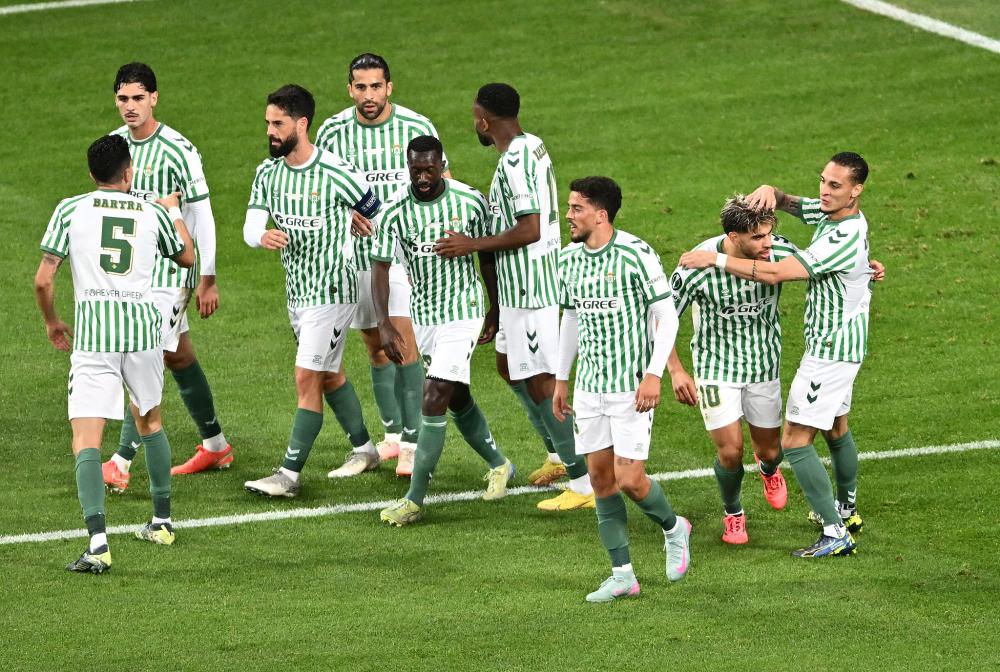 詹姆斯关键时刻上篮得分